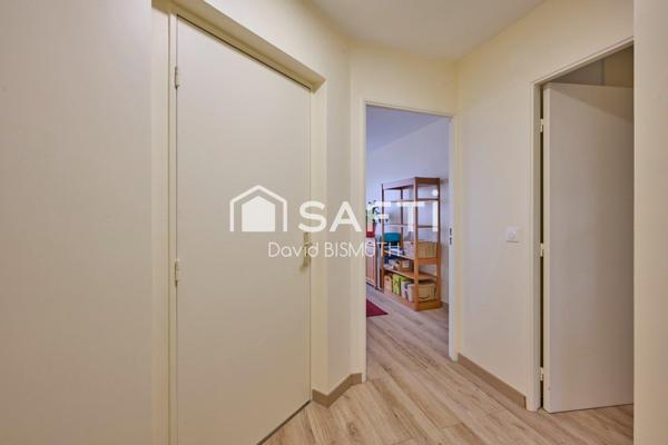 Appartement 3 pièces 2 chambres de 66 m2 avec Terrasse de 13 m2 Balcon de 8 m2 dernière étage avec Ascenseur Parking et Cave