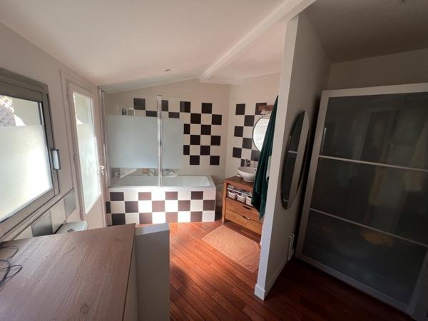 Maison à louer 1 700 € CC Bordeaux 4 p 114 m² DPE C