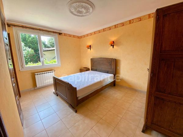 Dpt Gard (30), à vendre Proche Uzès 10mn, maison P4, grand terrain paysagé, piscinable de 1620m2