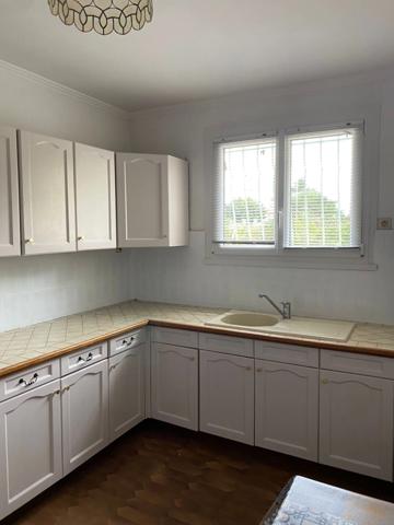 Dpt Gard (30), à vendre Proche Uzès 10mn, maison P4, grand terrain paysagé, piscinable de 1620m2