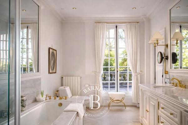 Grisy-Suisnes, Manoir  650 m² à vendre