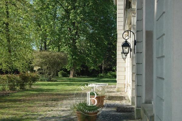 Grisy-Suisnes, Manoir  650 m² à vendre