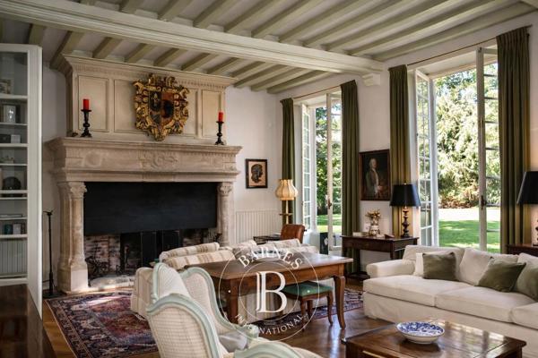 Grisy-Suisnes, Manoir  650 m² à vendre
