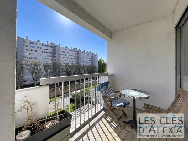 Appartement T4 traversant et lumineux de 82 m² avec balcon, garage et cave – Résidence sécurisée avec ascenseur