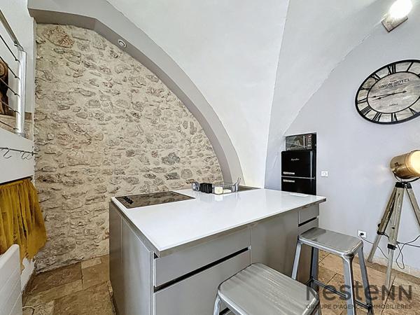 Charmante maison de village T3 avec garage beaucoup de cachet à Saint-Maximin-la-Sainte-Baume