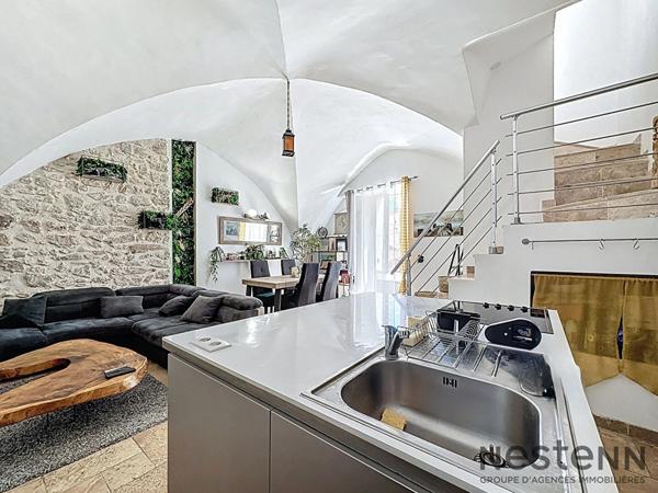 Charmante maison de village T3 avec garage beaucoup de cachet à Saint-Maximin-la-Sainte-Baume