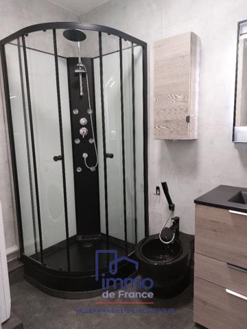 T2 rénové 49m² + parking + garage+ cave.