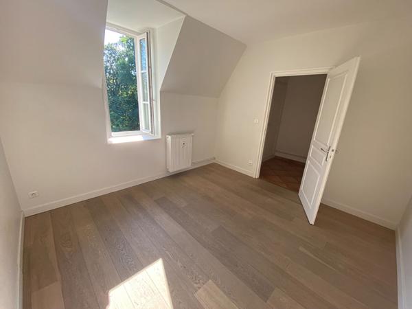 Appartement Château de Beire Le Chatel 5 pièce(s) 3 ch 2 sdb 160 m2