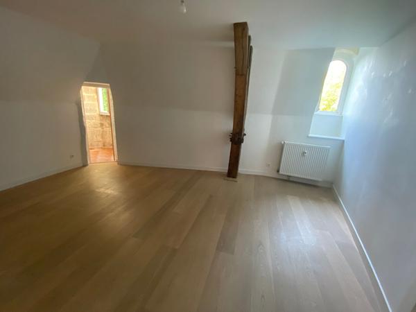 Appartement Château de Beire Le Chatel 5 pièce(s) 3 ch 2 sdb 160 m2