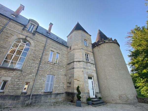 Appartement Château de Beire Le Chatel 5 pièce(s) 3 ch 2 sdb 160 m2