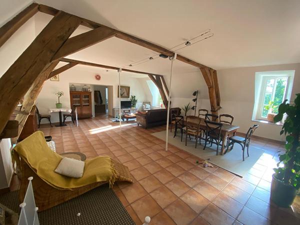 Appartement Château de Beire Le Chatel 5 pièce(s) 3 ch 2 sdb 160 m2