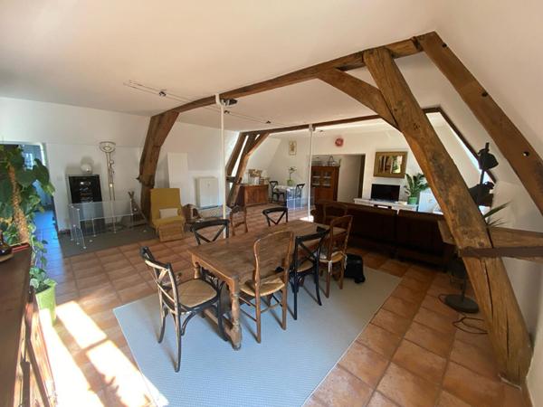 Appartement Château de Beire Le Chatel 5 pièce(s) 3 ch 2 sdb 160 m2