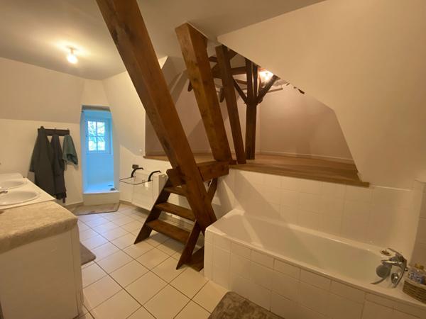 Appartement Château de Beire Le Chatel 5 pièce(s) 3 ch 2 sdb 160 m2