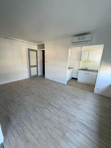 T2 idéal pour étudiant ou investisseur/ climatisation !!! / fenêtres double vitrage neuves / Dpe après travaux D !!!