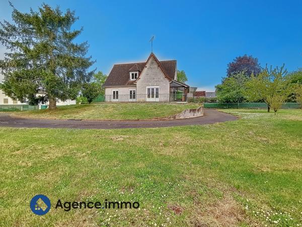 À vendre - Maison traditionnelle, 7 pièces située à Rouziers-de-Touraine (37360)