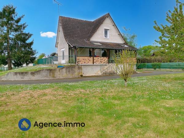 À vendre - Maison traditionnelle, 7 pièces située à Rouziers-de-Touraine (37360)