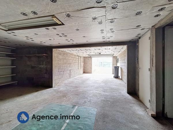 À vendre - Maison traditionnelle, 7 pièces située à Rouziers-de-Touraine (37360)