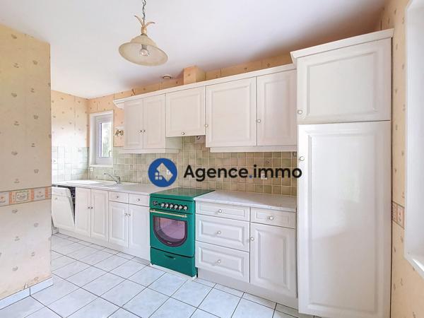 À vendre - Maison traditionnelle, 7 pièces située à Rouziers-de-Touraine (37360)