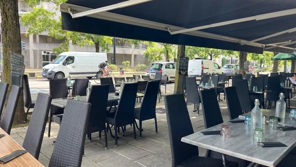 À VENDRE – FONDS de COMMERCE (PARTS SOCIALES) RESTAURANT PIZZERIA DE RENOM À GRENOBLE (38)