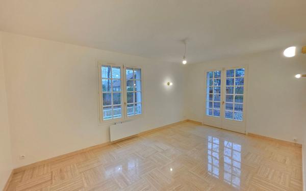 Maison à louer    4 pièces • 150 m2 Le Vésinet