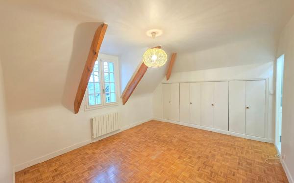 Maison à louer    4 pièces • 150 m2 Le Vésinet