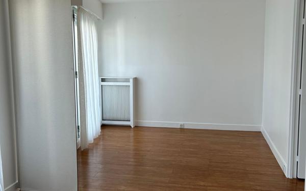 Appartement à louer    4 pièces • 86,65 m2 Paris 15