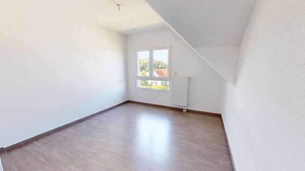 BUSCHWILLER – Maison familiale récente de 136 m² | 4 chambres | Double garage