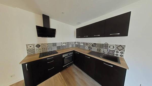 MAGNIFIQUE F4 SUR LA PLACE ANATOLE FRANCE