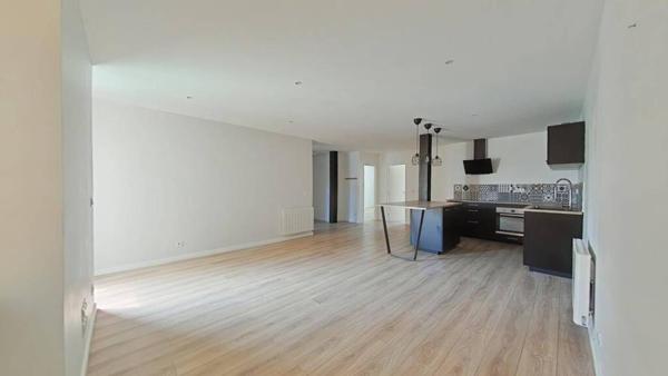 MAGNIFIQUE F4 SUR LA PLACE ANATOLE FRANCE