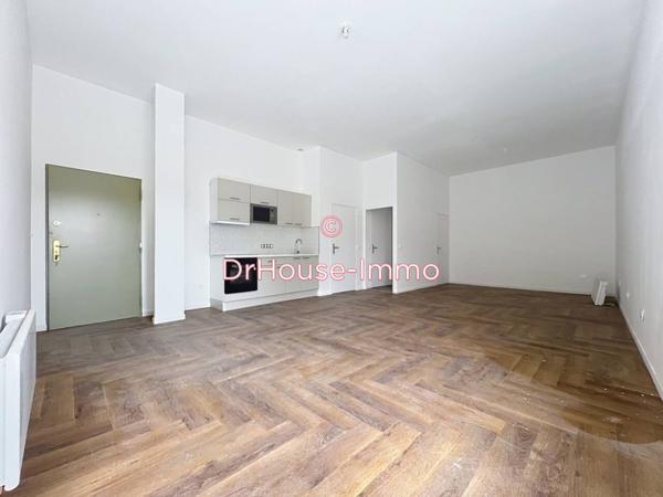 Appartement à louer 3 pièces de 82 m²