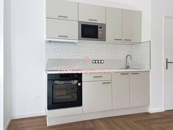 Appartement à louer 3 pièces de 82 m²