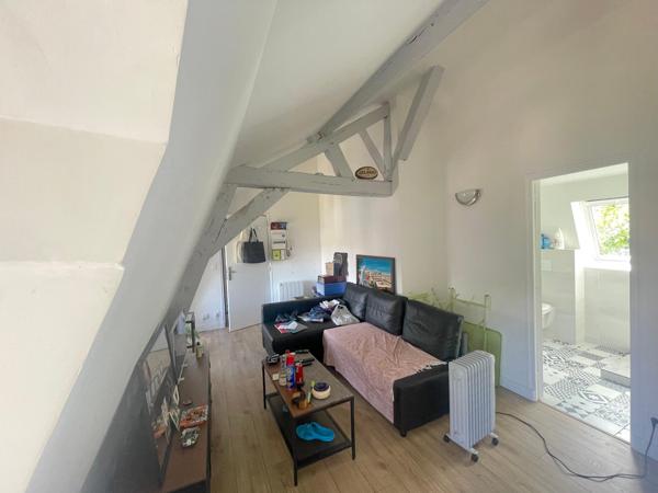 T2 rénové vue château !