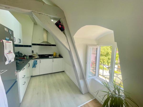 T2 rénové vue château !