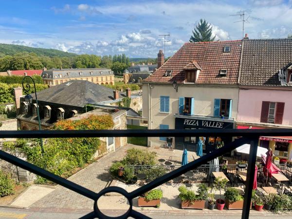 T2 rénové vue château !