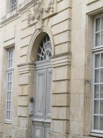 Beau T3 dans immeuble de caractère hyper centre