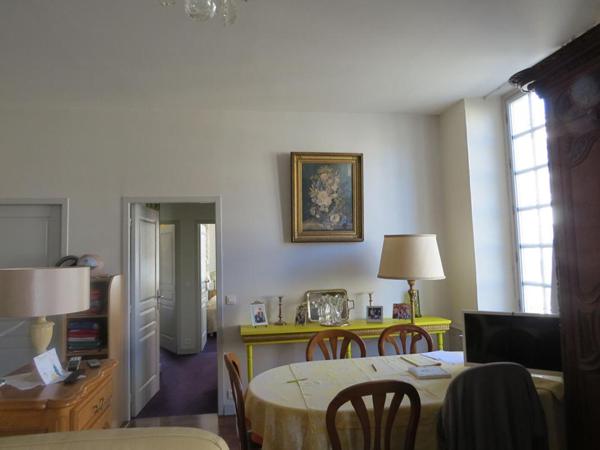 Beau T3 dans immeuble de caractère hyper centre