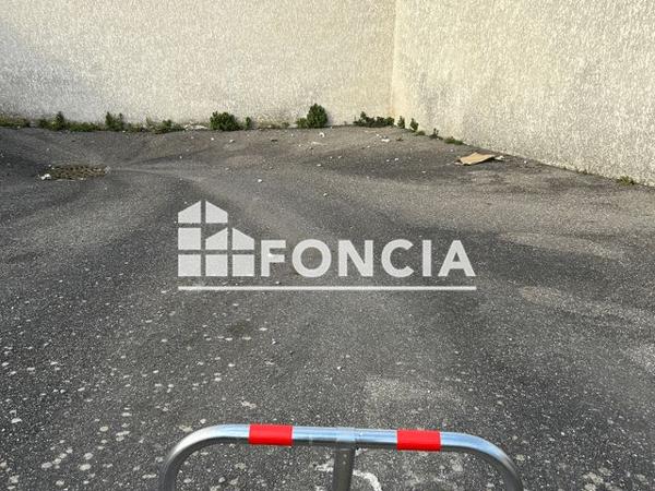 Location Parking 10 m² - RUE GILBERT OLLIER (PARKINGS) Pont Eveque 38780