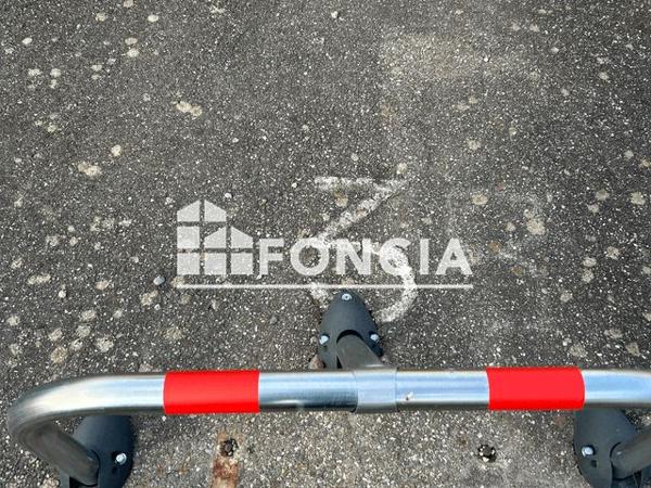 Location Parking 10 m² - RUE GILBERT OLLIER (PARKINGS) Pont Eveque 38780