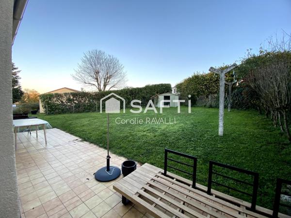 Maison de plain-pied sans vis-à-vis, offrant un cadre paisible