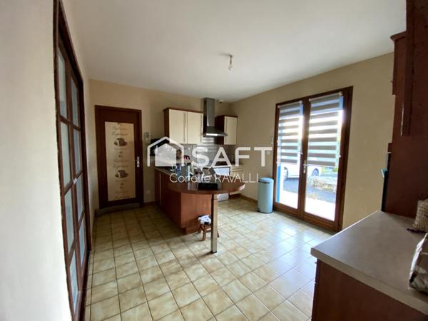 Maison de plain-pied sans vis-à-vis, offrant un cadre paisible