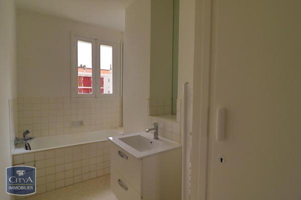 Appartement à louer 2 pièces 58.03m²