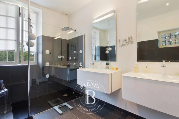 Anglet, Maison 7 Chambres -  340 m² à vendre