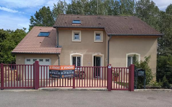 Vente                                                      Maison
                        
                     6 pièces                      135 m2                     à Neufchâteau