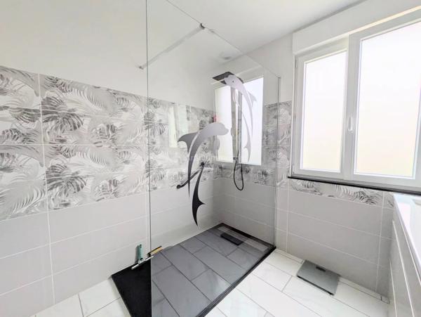 Vente                                                      Maison
                        
                     6 pièces                      135 m2                     à Neufchâteau