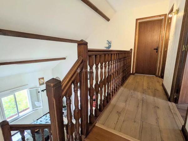 Vente                                                      Maison
                        
                     6 pièces                      135 m2                     à Neufchâteau