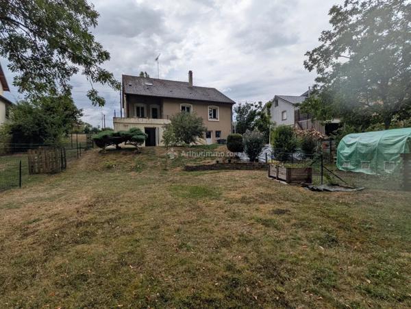 Vente                                                      Maison
                        
                     6 pièces                      135 m2                     à Neufchâteau