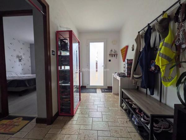 Vente                                                      Maison
                        
                     6 pièces                      135 m2                     à Neufchâteau