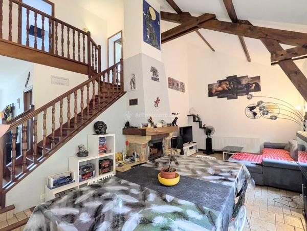 Vente                                                      Maison
                        
                     6 pièces                      135 m2                     à Neufchâteau