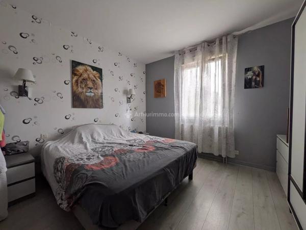 Vente                                                      Maison
                        
                     6 pièces                      135 m2                     à Neufchâteau