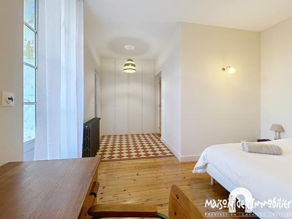 Location Magnifique maison meublée - 5 chambres - 187m² - Jardin - COGNAC